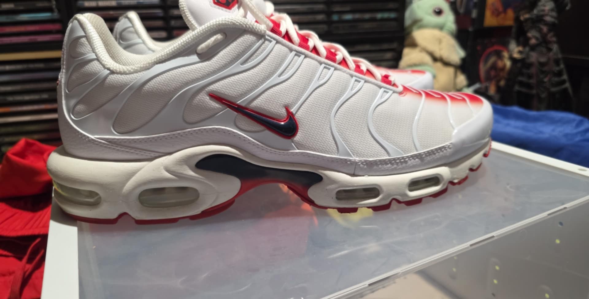Nike Air Max Plus TN - Bloodshot - Hectic Kixs