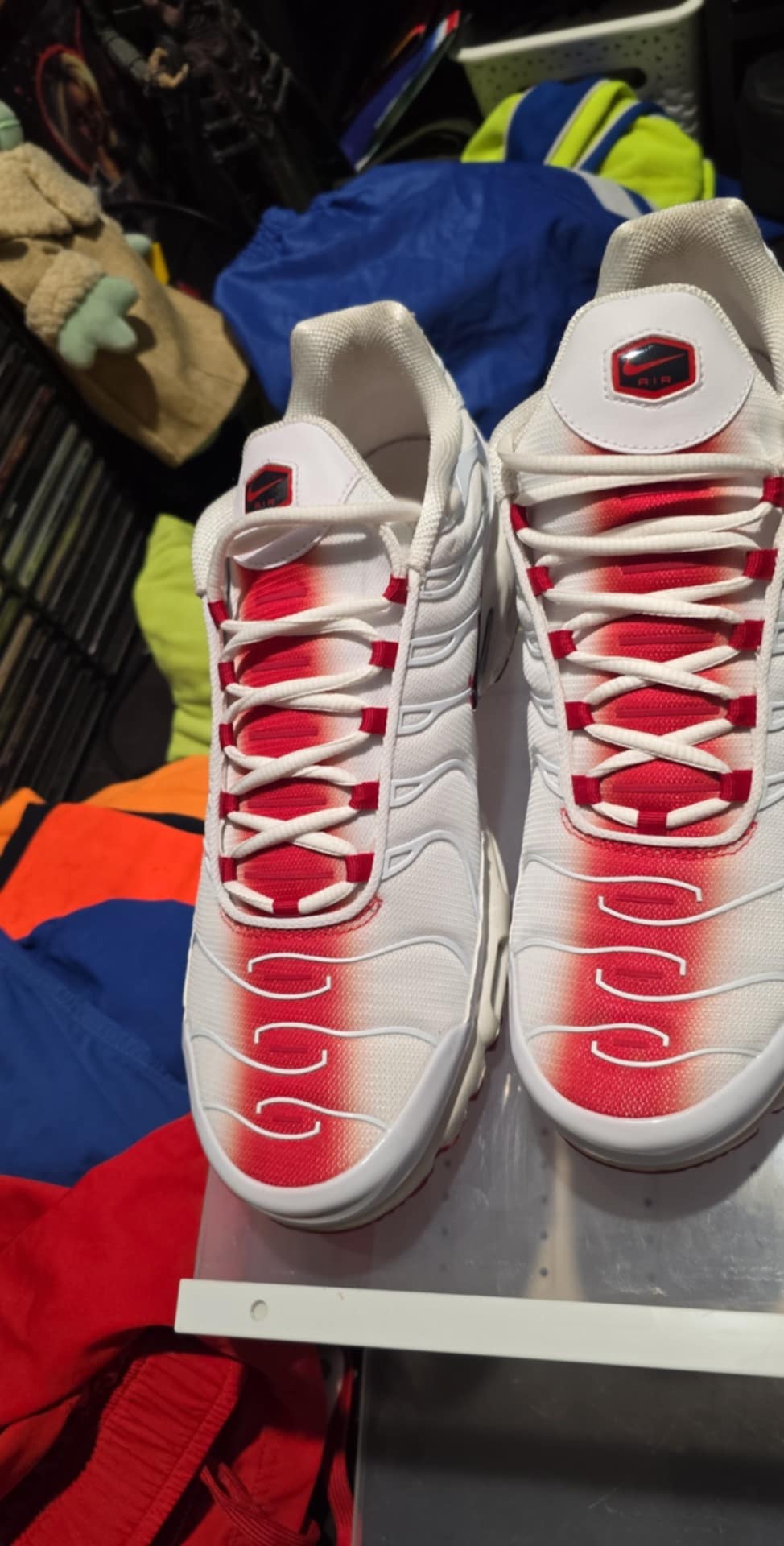 Nike Air Max Plus TN - Bloodshot - Hectic Kixs